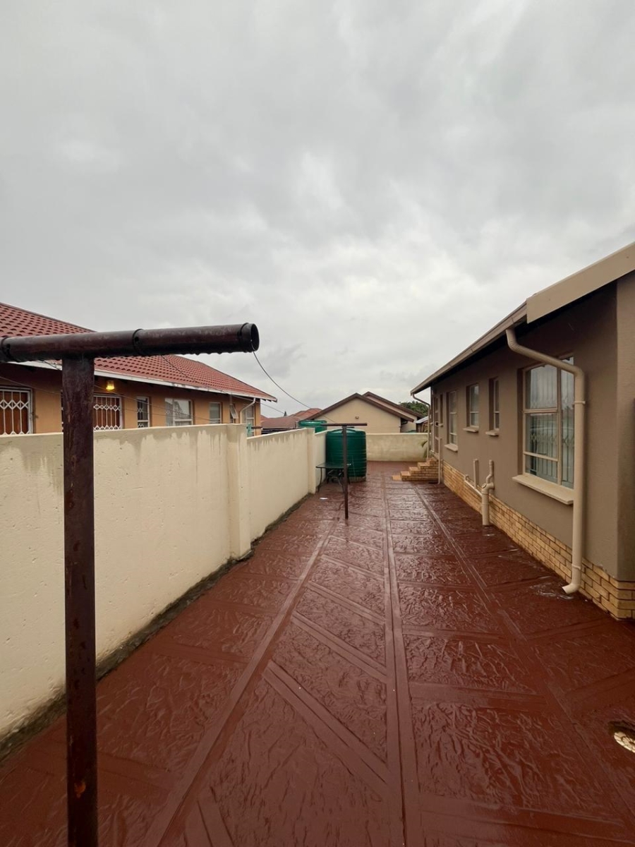 3 Bedroom Property for Sale in Tlhabane West North West